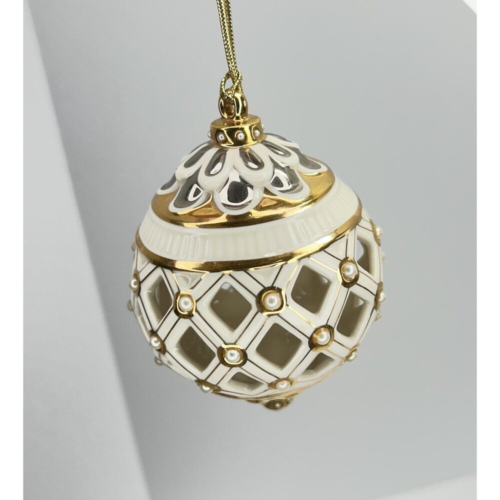 Vintage LENOX Florentine Christmas Tree Ornament Pearl With Gold Trim 3 Inch